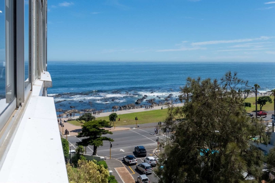 2 Bedroom Property for Sale in Sea Point Western Cape